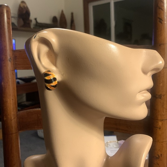 KJL KENNETH JAY LANE TIGER STRIPED ANIMAL PRINT ENAMEL CLIP ON EAREI GS - Picture 3 of 13